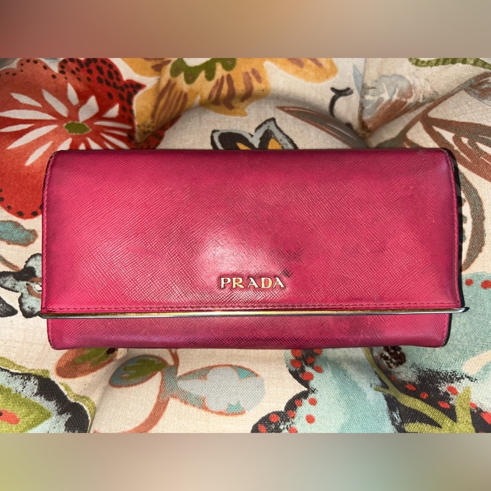 Prada Pink Saffiano Leather Metal Detail Continental Wallet